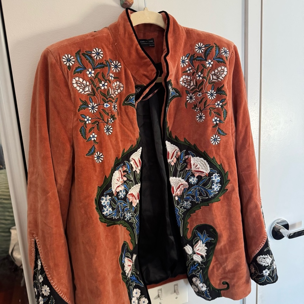 Zara floral embroidered velvet open jacket - Picture 6 of 9